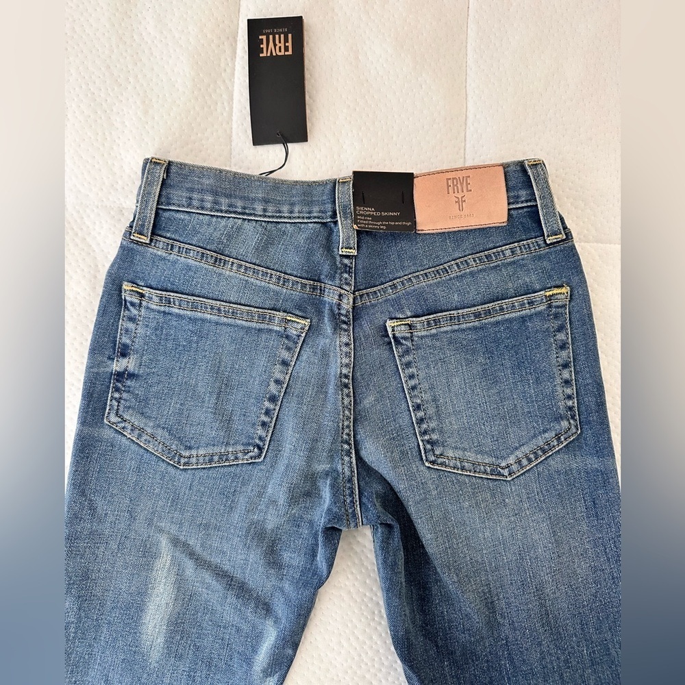 FRYE NWT Sienna Cropped Skinny Jeans Size 25 - Picture 5 of 7